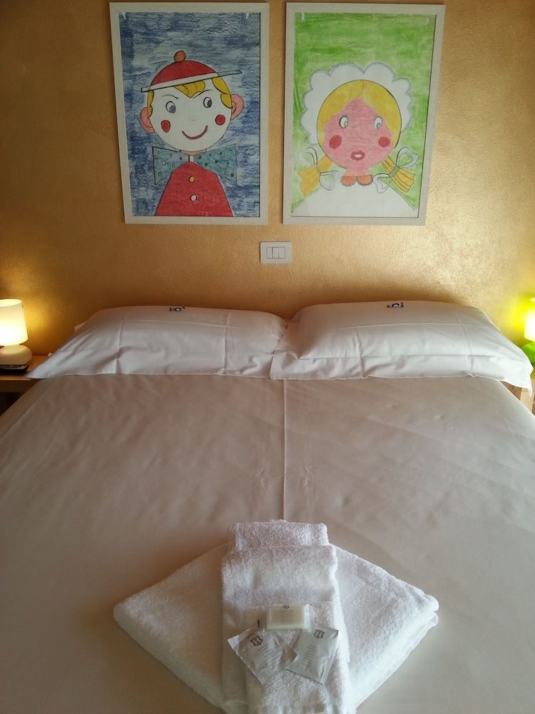 undefined Il Girasole 4