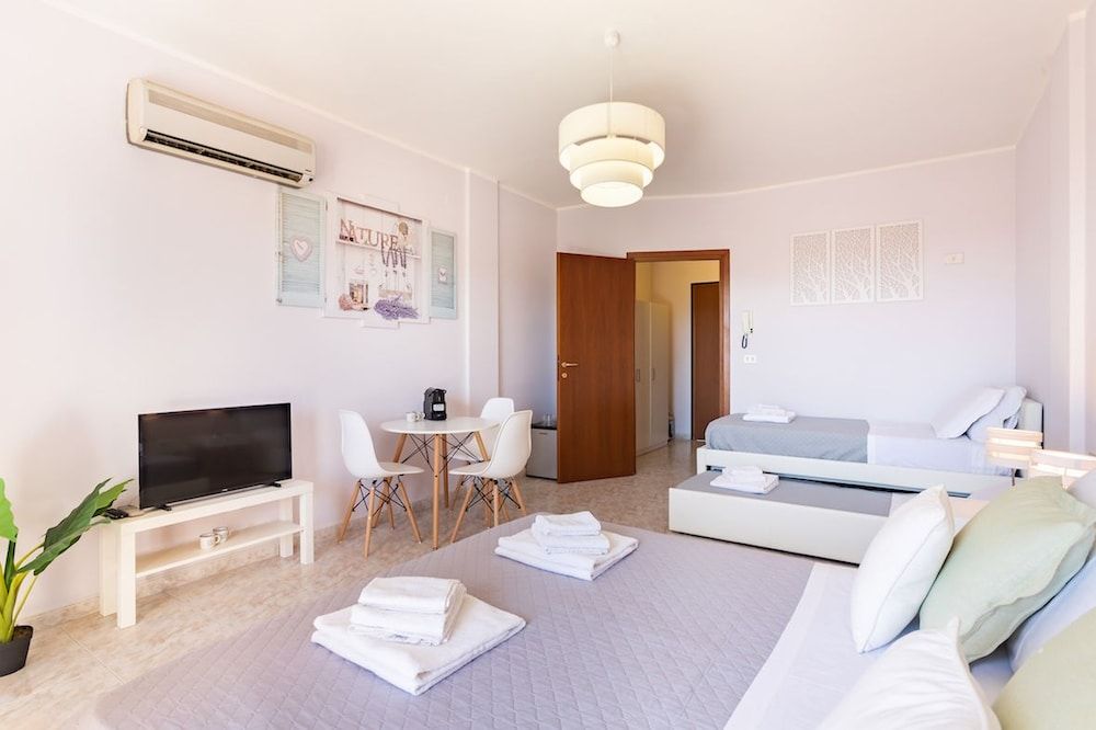 Triple Room, Multiple Beds, Refrigerator