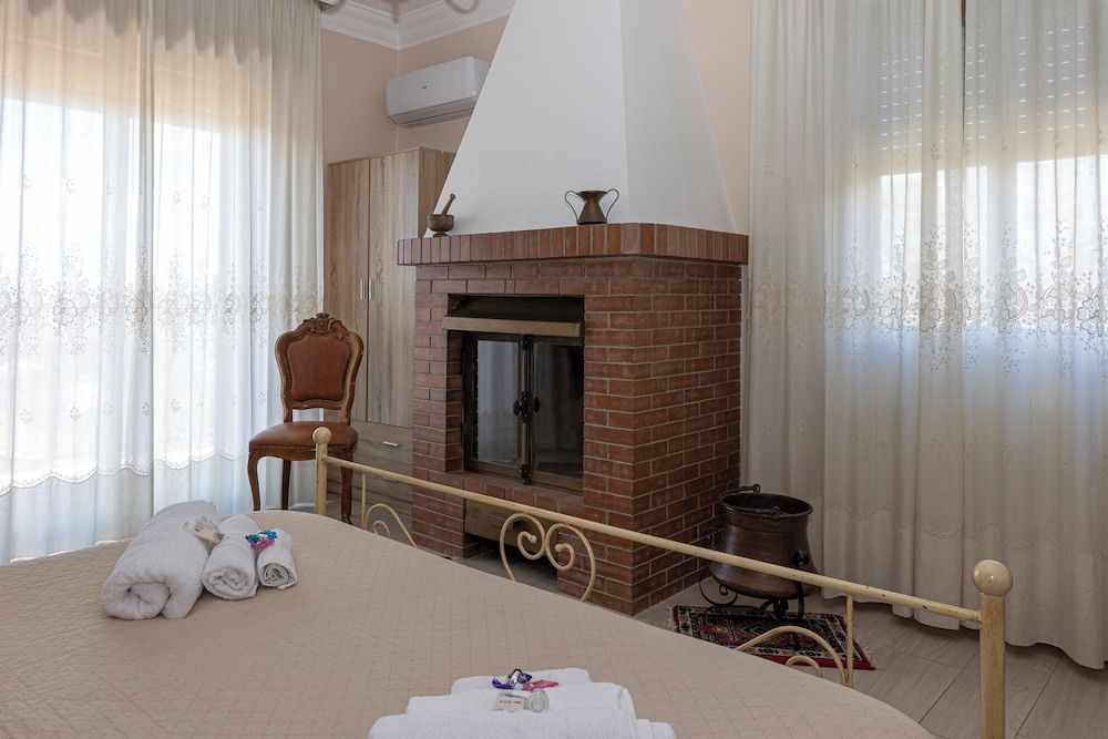 Bed & Breakfast S. Elia Triple Room, Park View 7