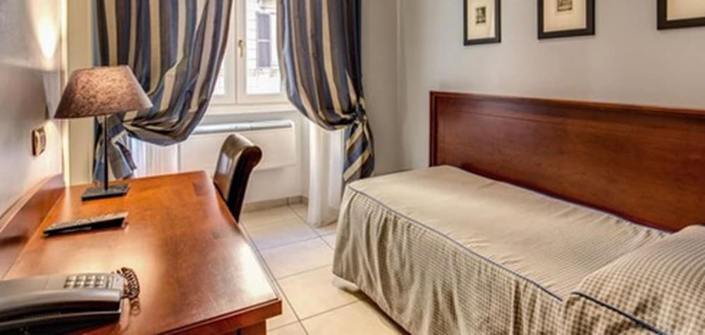 undefined Taormina 3