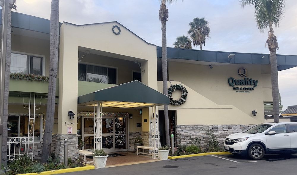 undefined Quality Inn & Suites Anaheim At The Park 6