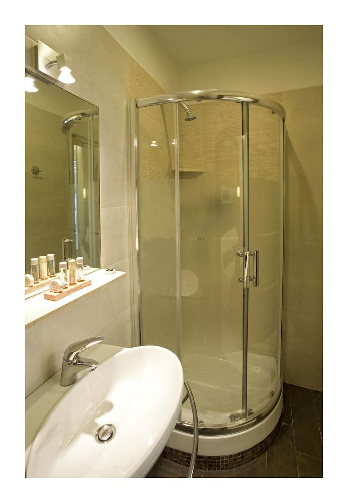 undefined Daphne Luxury Suites 10