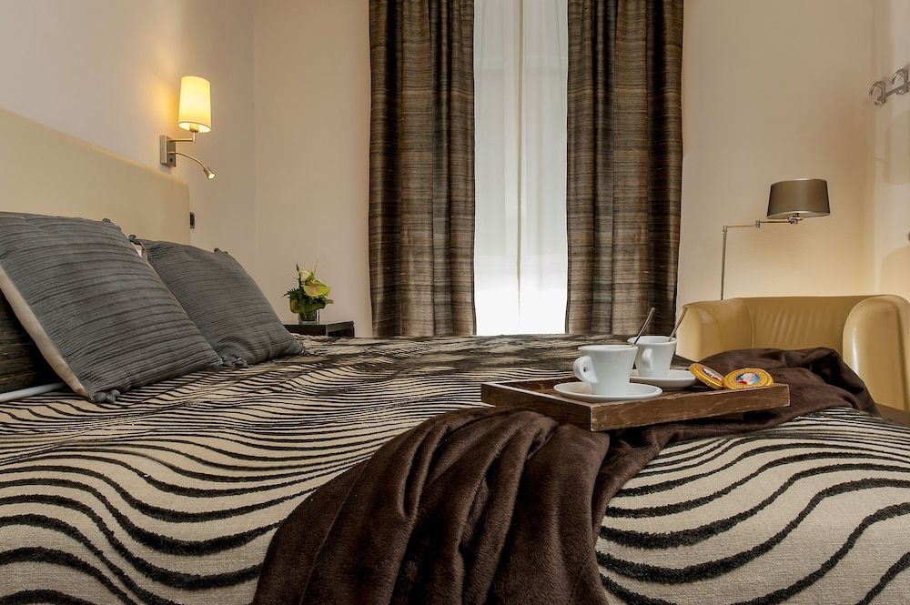 Daphne Luxury Suites Standard Double Room