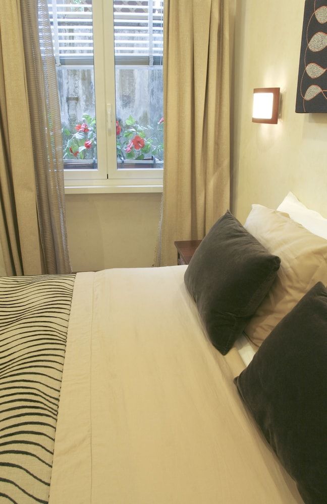undefined Daphne Luxury Suites 2