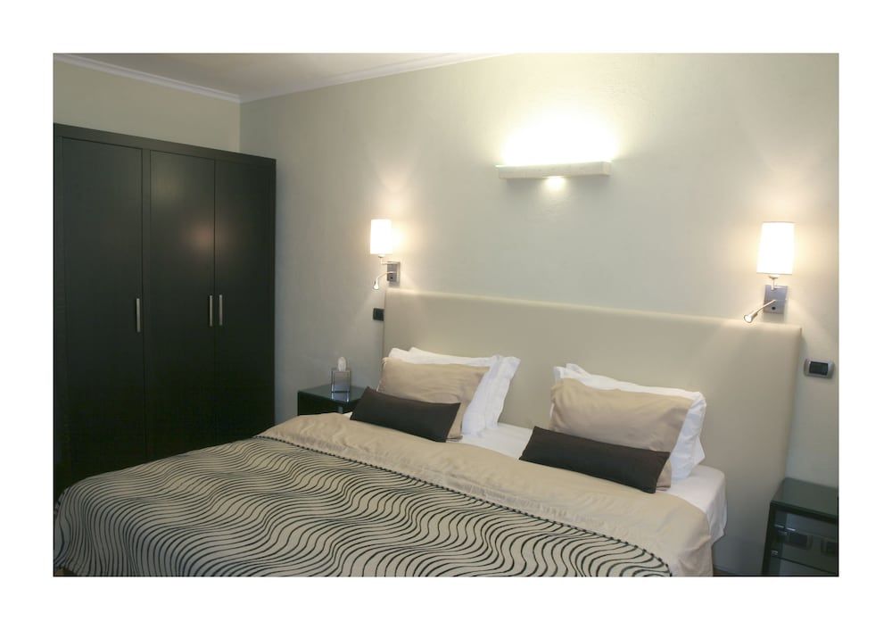 undefined Daphne Luxury Suites 3
