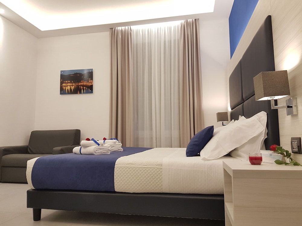2 Double or Sofa Bed Room