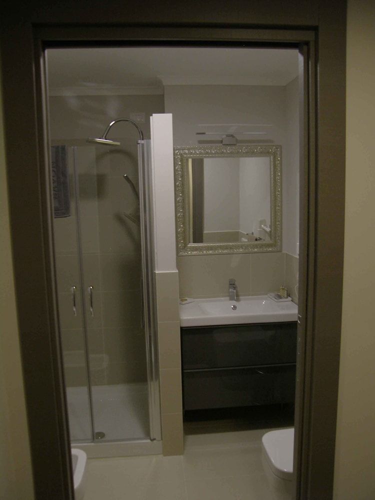 undefined Zuretti 61 8