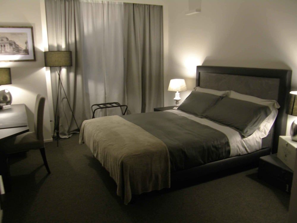 undefined Zuretti 61 3