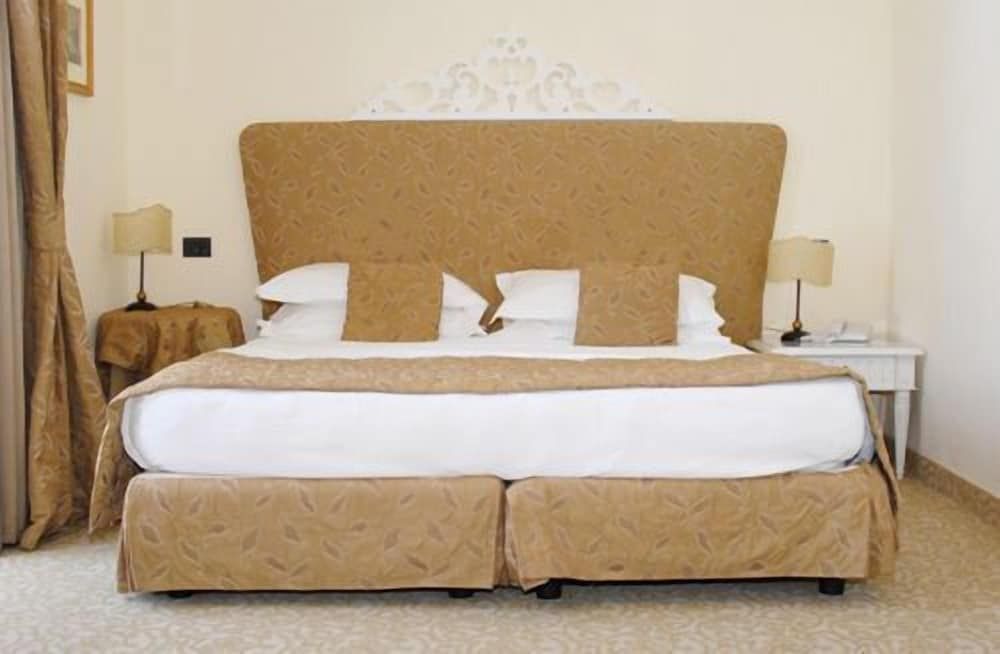 Classic Double or Twin Room, Courtyard View