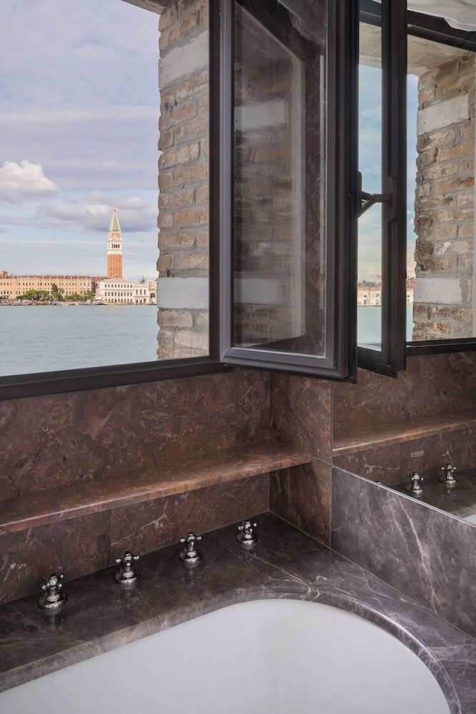 Hotel Cipriani, A Belmond Hotel, Venice Suite (St Marks View) 6