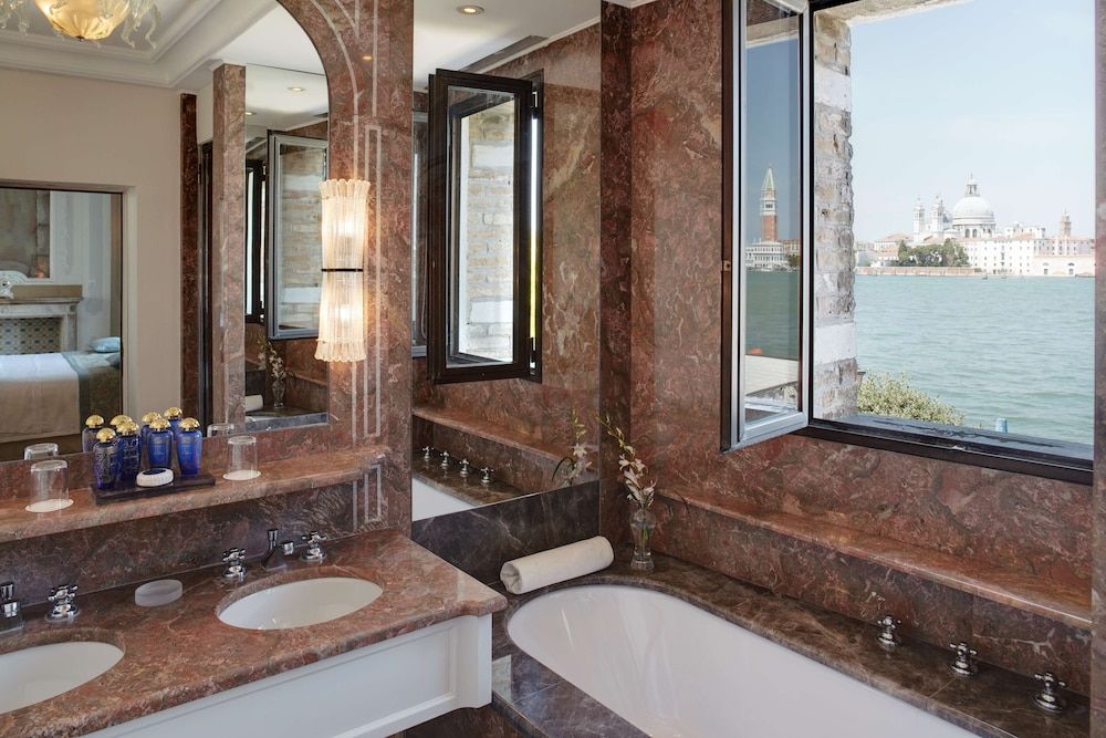 Hotel Cipriani, A Belmond Hotel, Venice Suite (St Marks View) 4