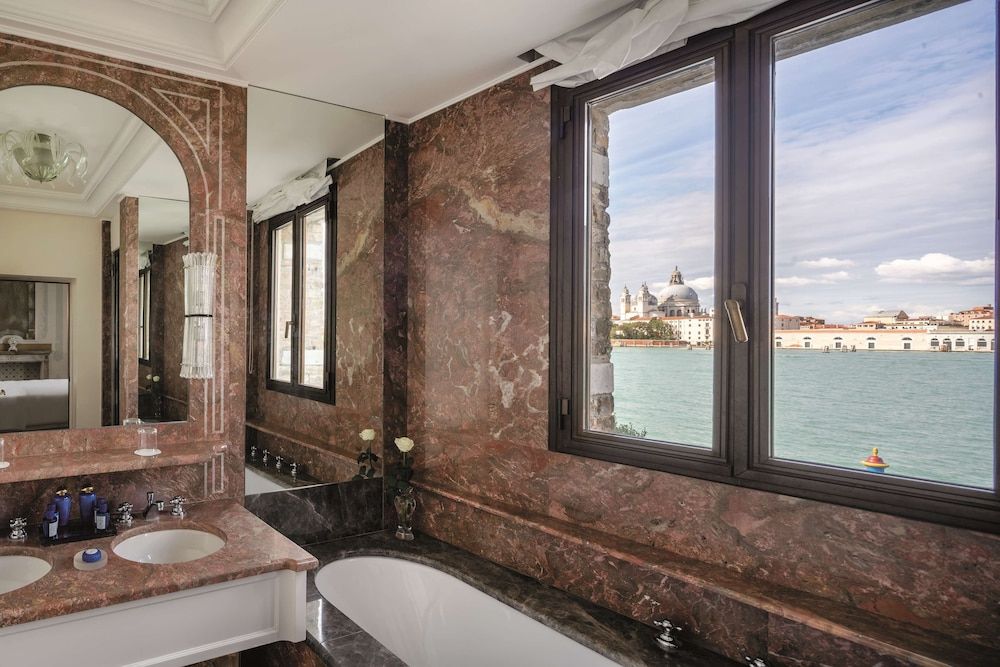 Hotel Cipriani, A Belmond Hotel, Venice Suite (St Marks View) 5