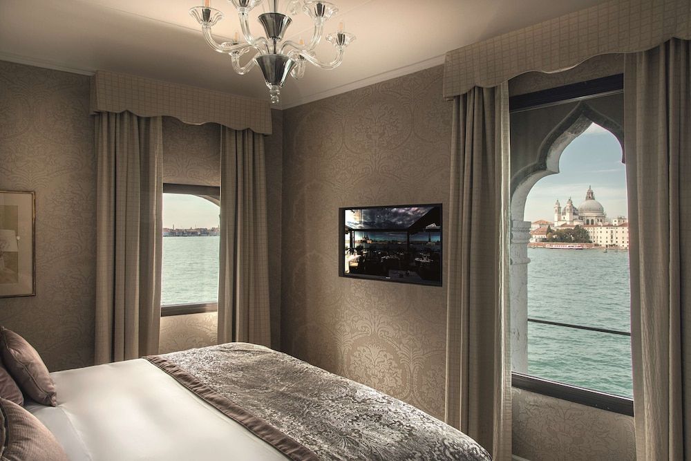 Hotel Cipriani, A Belmond Hotel, Venice Suite (St Marks View) 7