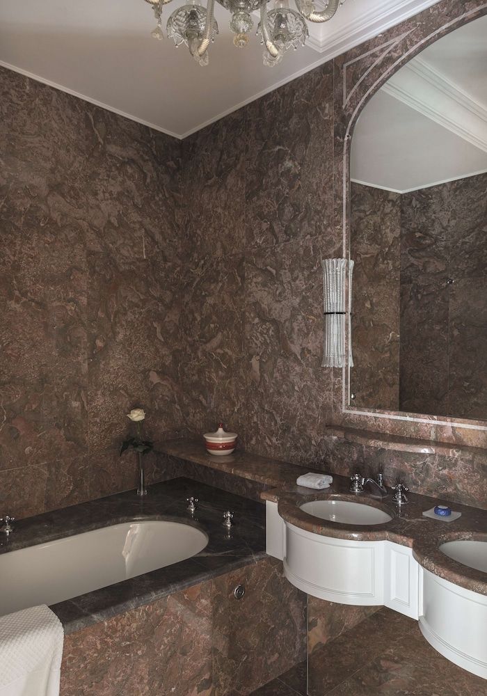 Hotel Cipriani, A Belmond Hotel, Venice Suite (St Marks View) 3