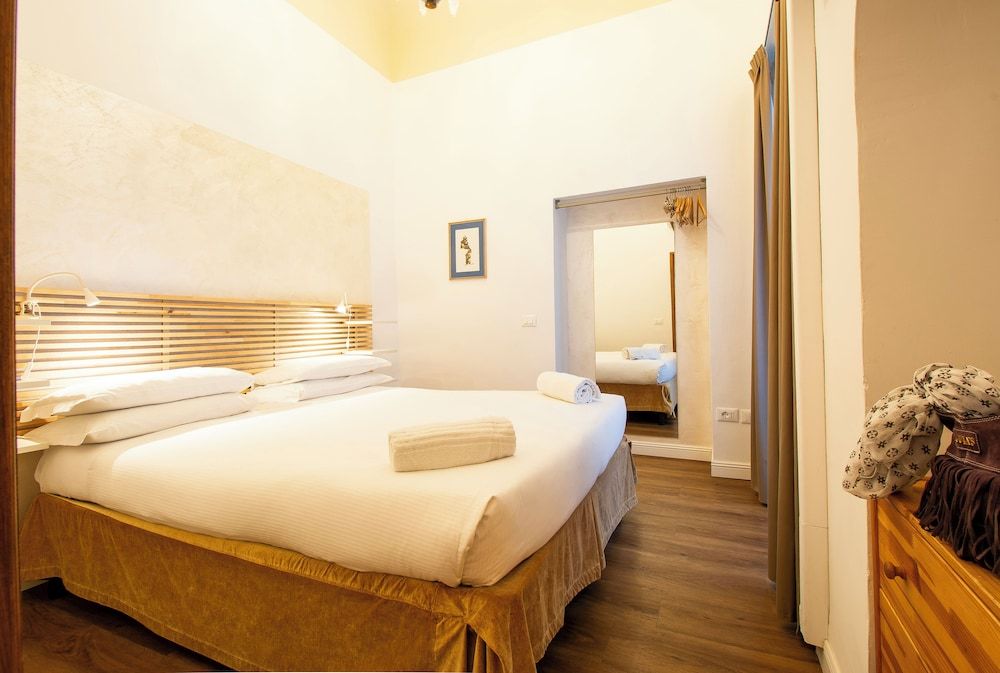 N4U Guest House Double Room 5