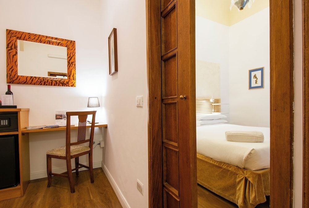 N4U Guest House Double Room 9