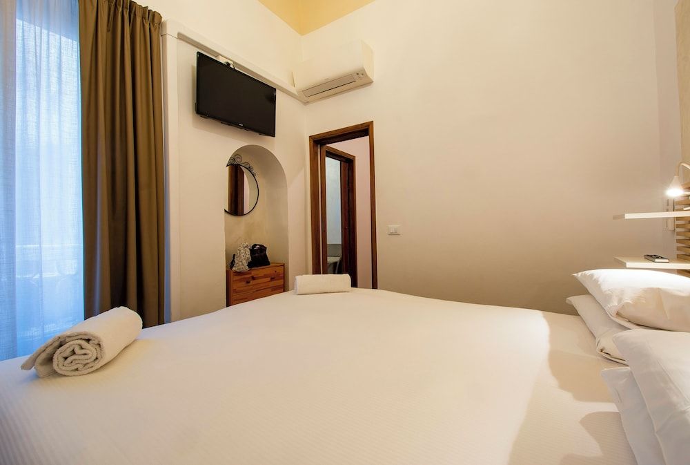 N4U Guest House Double Room 8