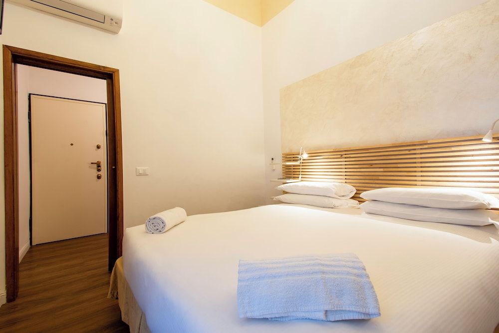 N4U Guest House Double Room 6