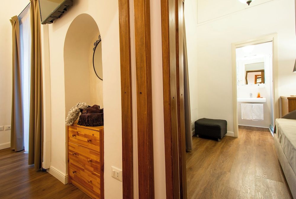 N4U Guest House Double Room 28