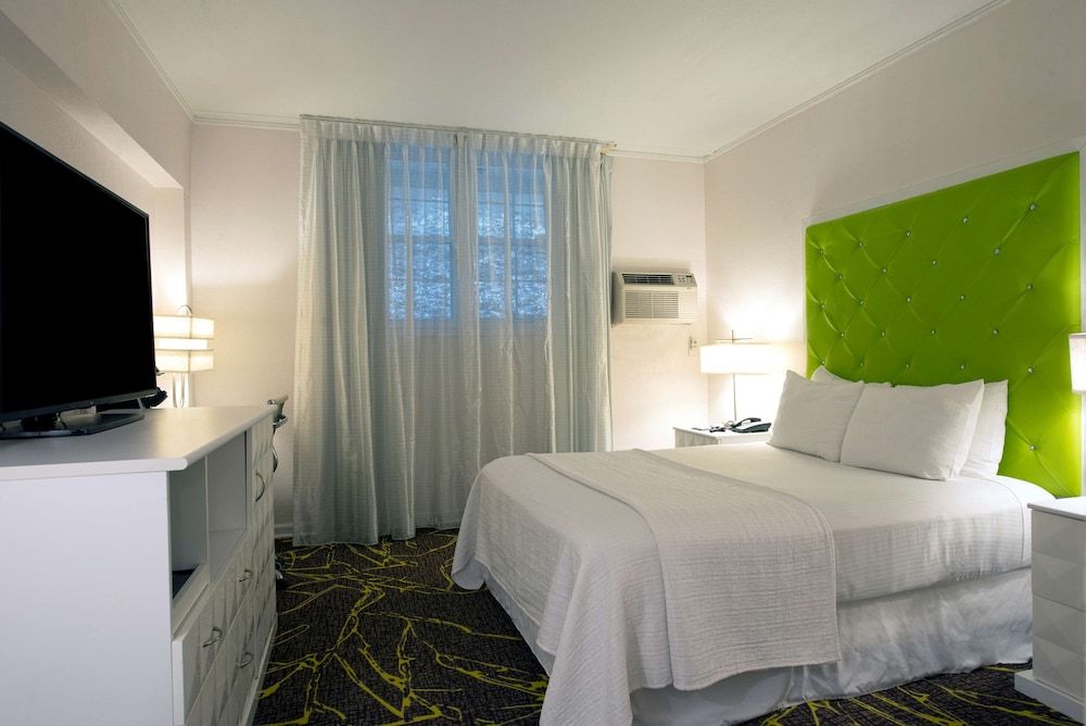 Room, 1 Queen Bed (Roslyn)