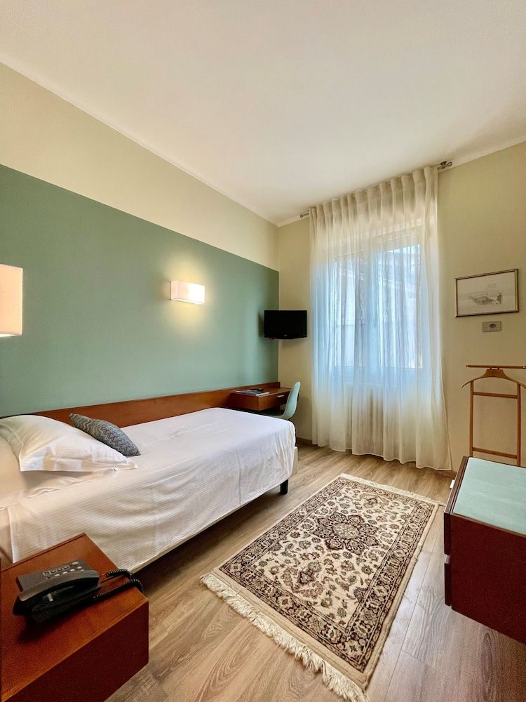 Hotel Brescia Classic Single Room 3