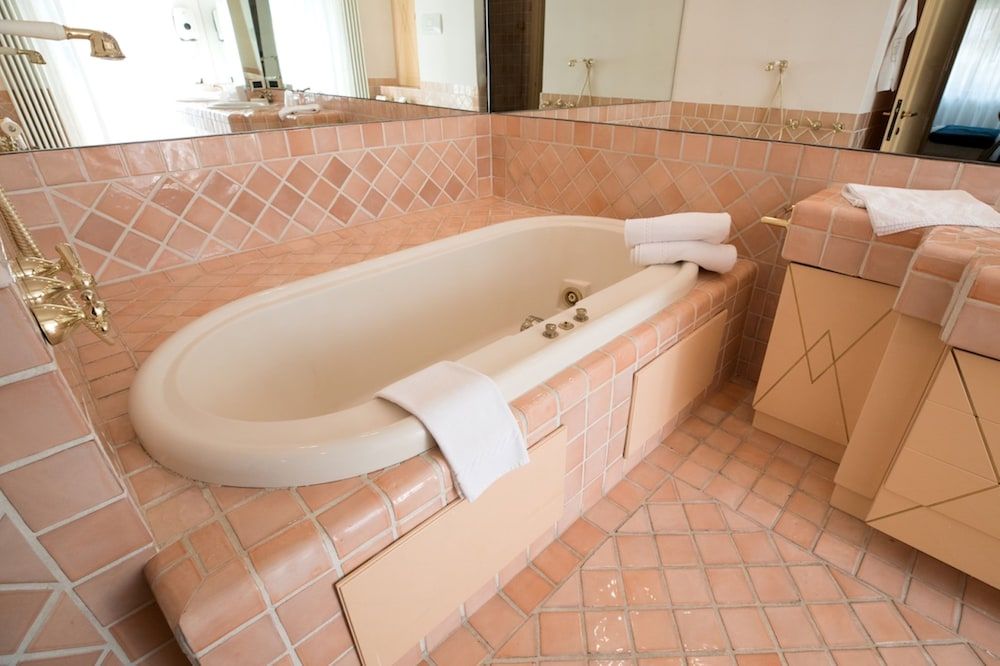 Hotel Brescia Junior Suite, Hot Tub 6