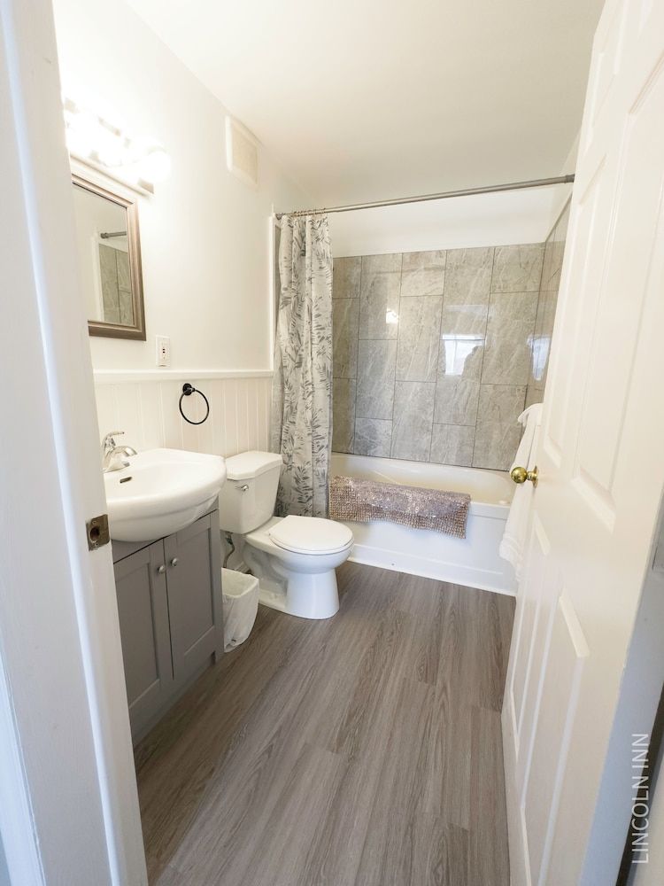 Lincoln Inn Fredericton Deluxe Studio Suite 2