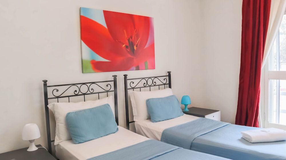 B&B I Am Here - Gioia 66 Triple Room, Shared Bathroom 3