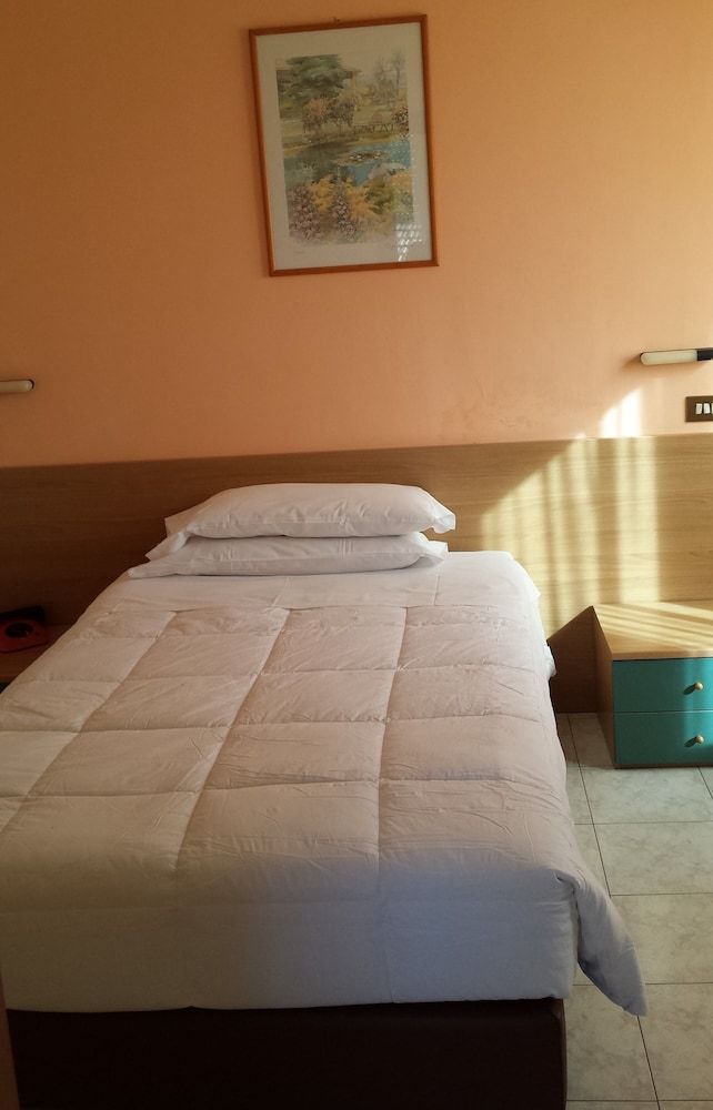 Hotel San Marco Twin Room, 2 Twin Beds 3