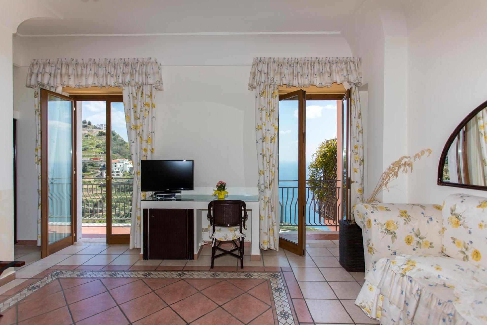 Junior Suite with Terrace and Sea View