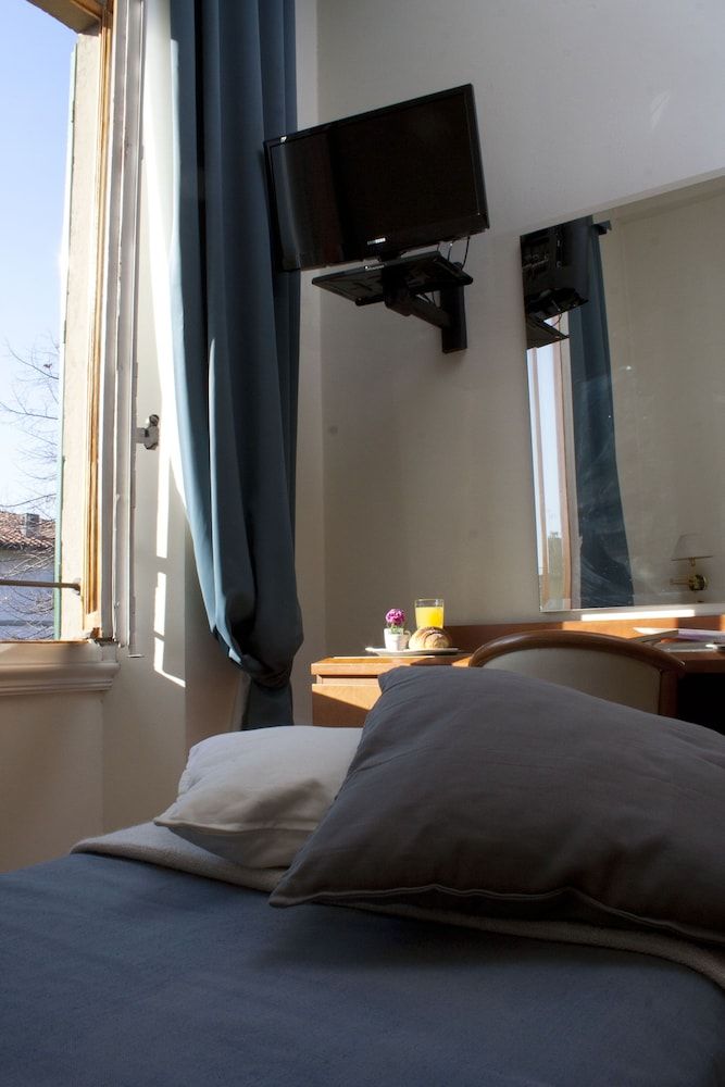 Hotel Bonifacio Economy Double Room 6