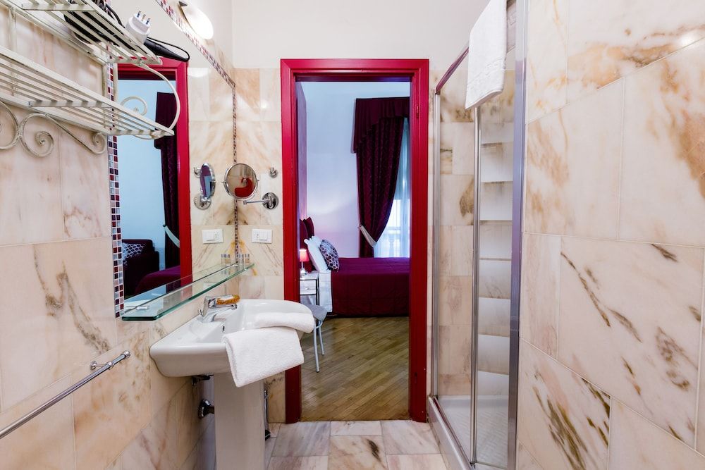 La Locandiera B&B Family Quadruple Room, Non Smoking, Private Bathroom 8