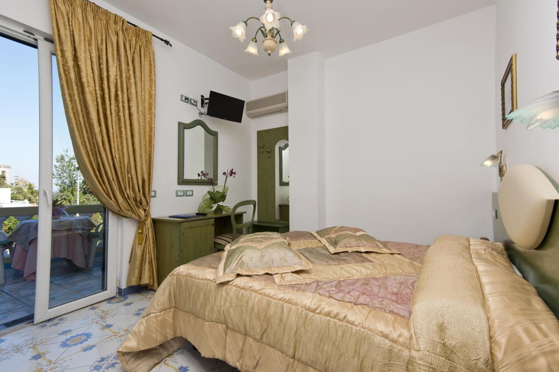 Standard Double Room with Partial Sea View