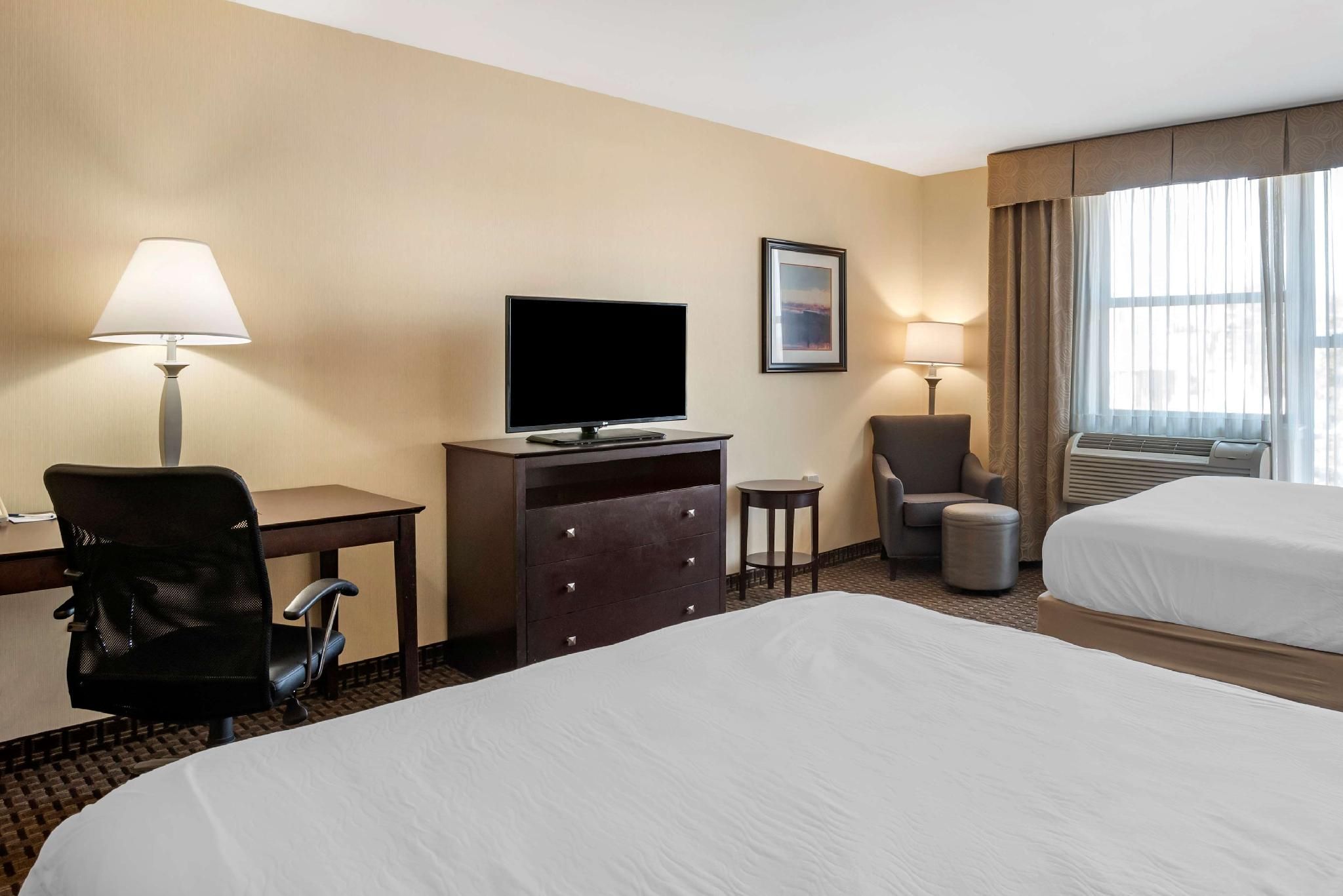 2 queen beds, nonsmoking
