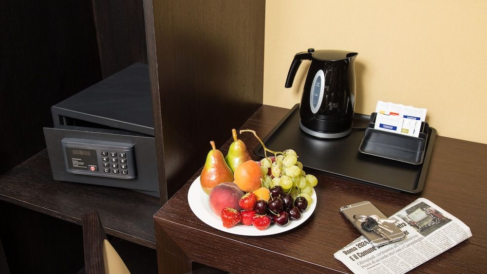 Monti Palace Hotel Triple Room (Prestige) 4