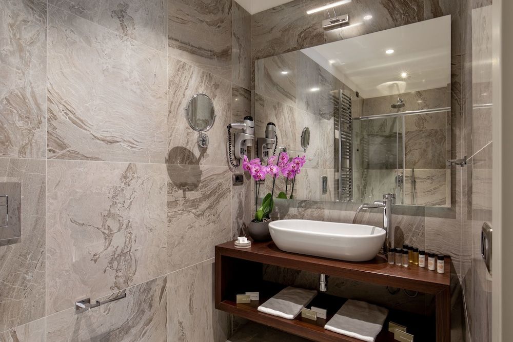 Monti Palace Hotel Triple Room (Prestige) 6