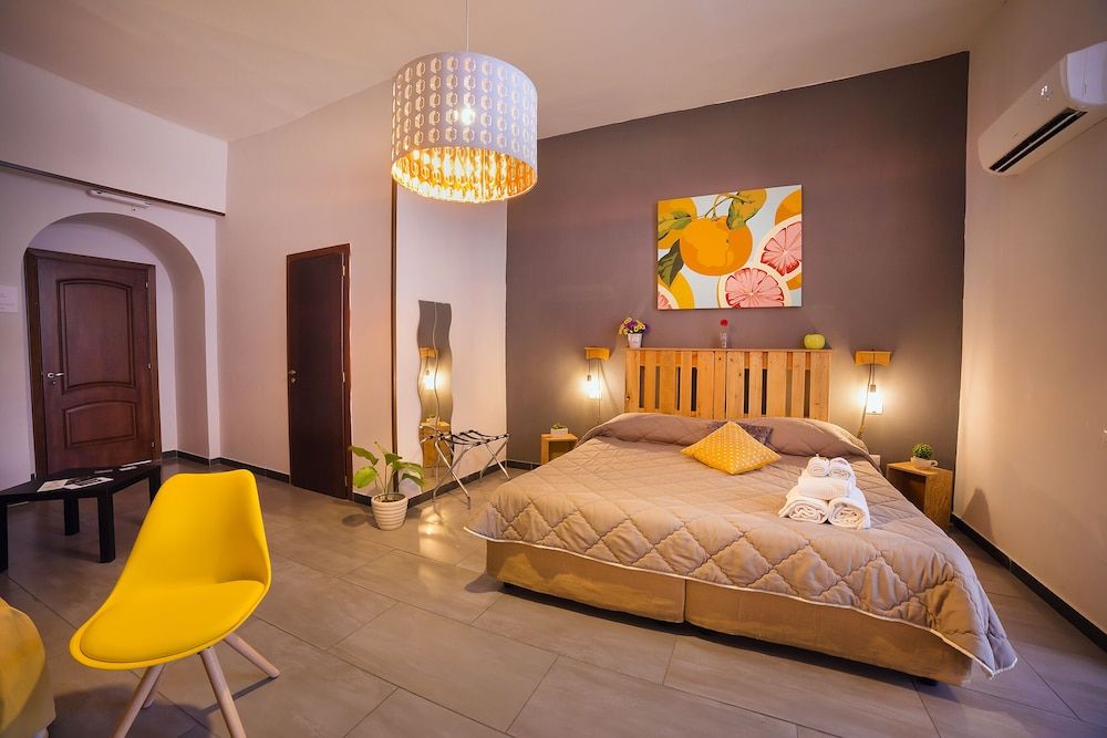 Suite Annex, City View