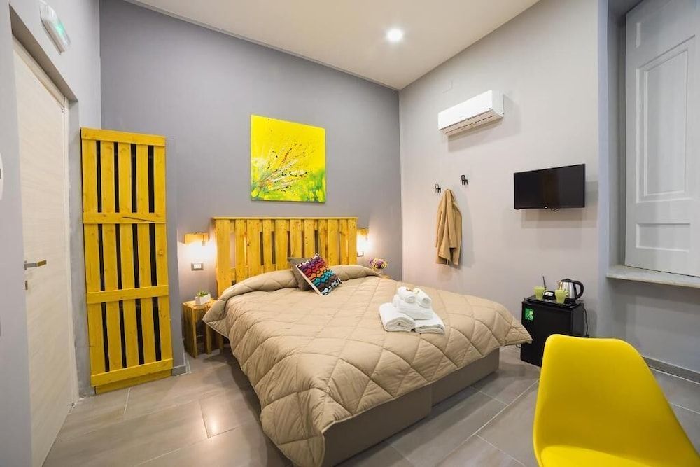 Deluxe Annex, King, City View