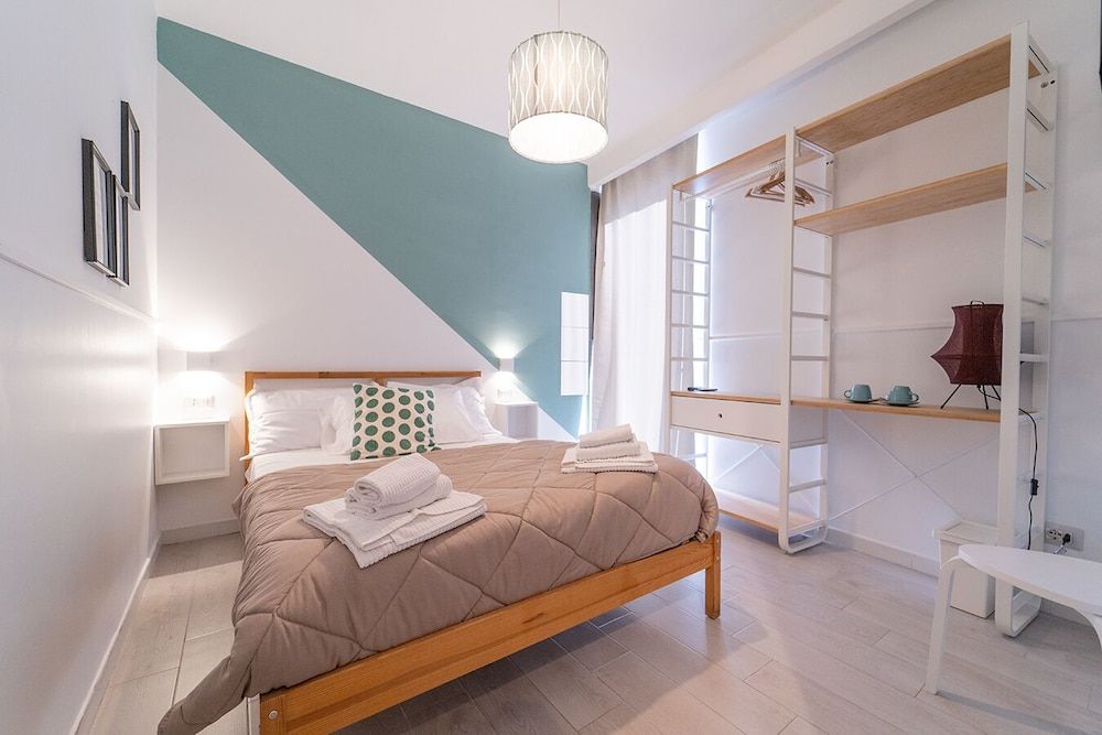 P.C. Boutique H. Napoli Centro Double room sea view 2