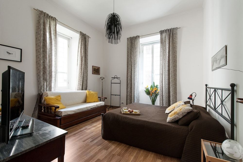 undefined Rome Center Rooms 4