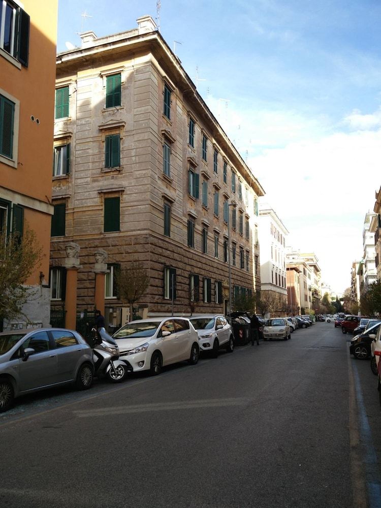 undefined Rome Center Rooms 5