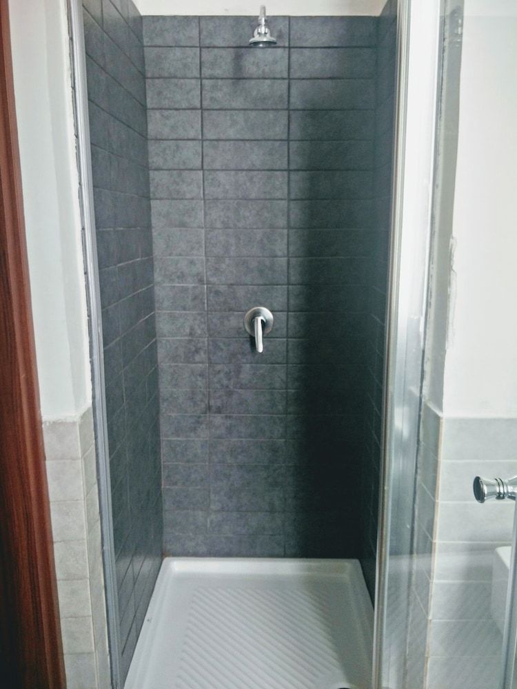 Rome Center Rooms Economy Triple Room, 1 Bedroom, Private Bathroom 6