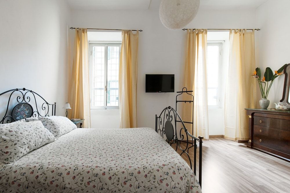 undefined Rome Center Rooms 3