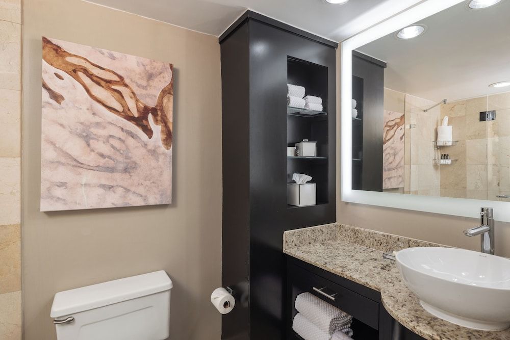 The San Luis Resort, Spa & Conference Center Executive Suite, 1 King Bed, Corner (Adults only floor) 5