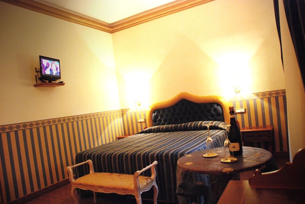undefined Barberini Suites 10