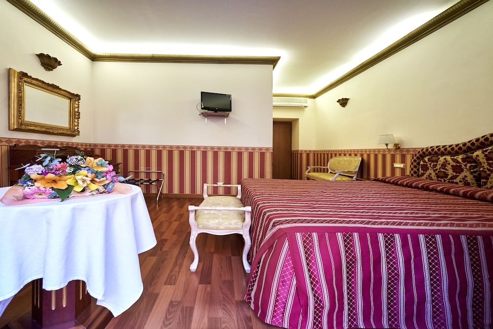 Barberini Suites Standard Double Room 10