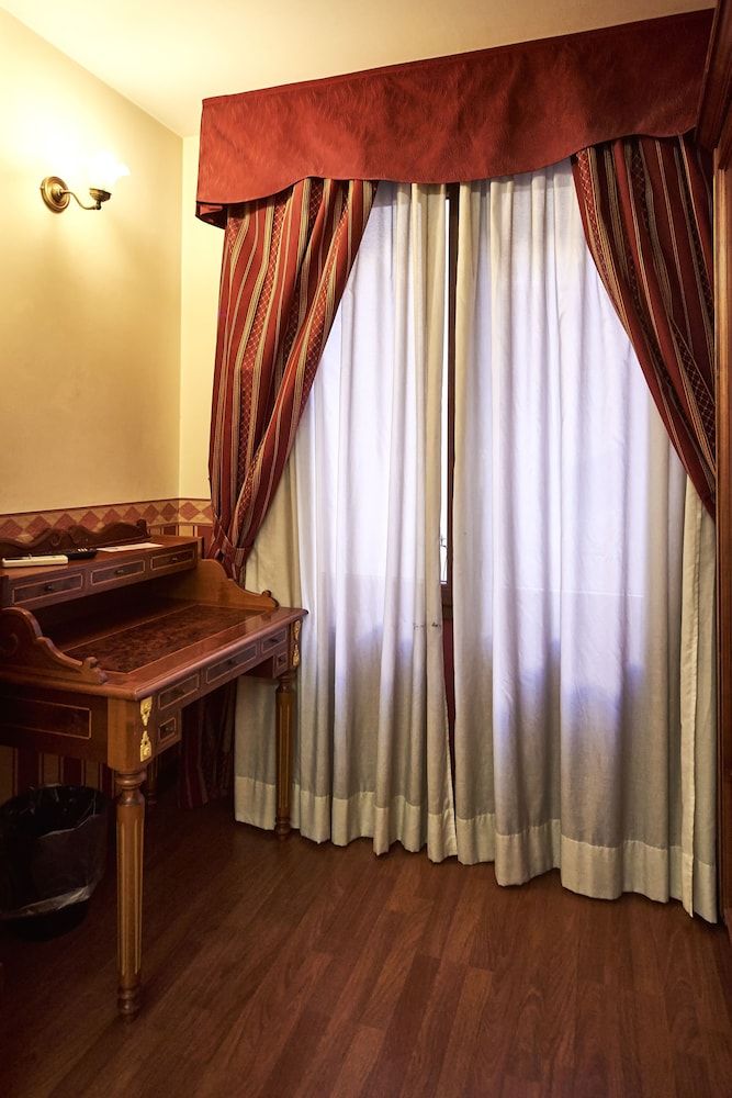 Barberini Suites Basic Room, 1 Queen Bed 4