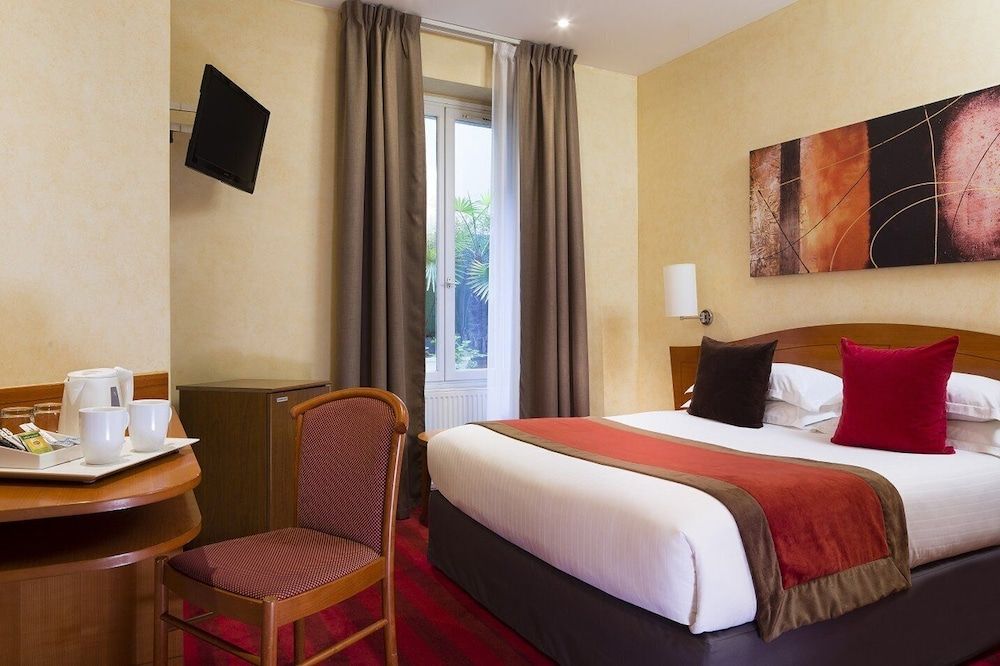 undefined Europe Hotel Paris Eiffel 9