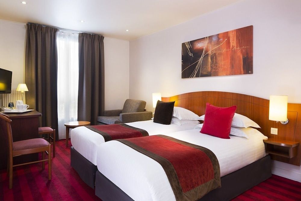 undefined Europe Hotel Paris Eiffel 7