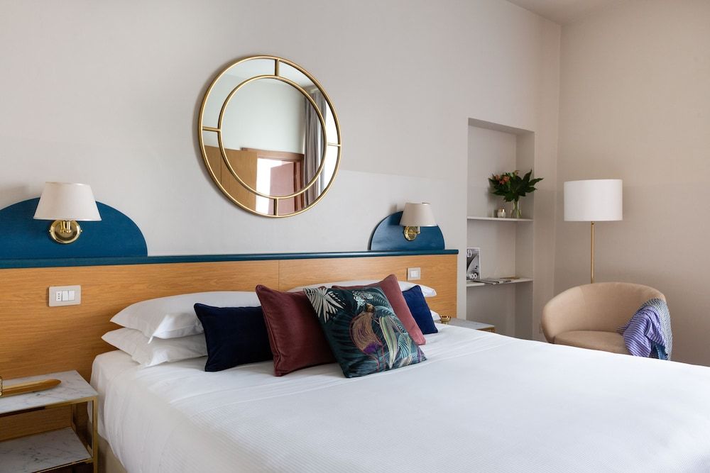 undefined Aramis Rooms 2